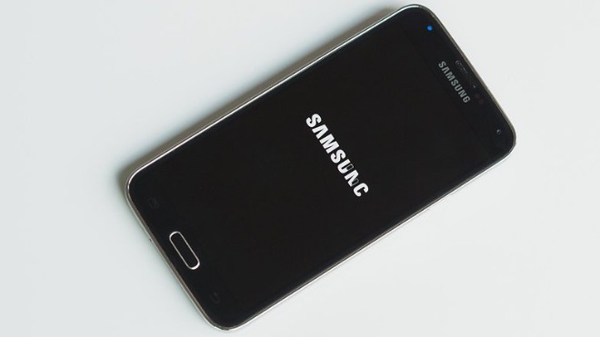 Cách phòng ngừa và “CỨU” điện thoại khi bị dính nước - 5