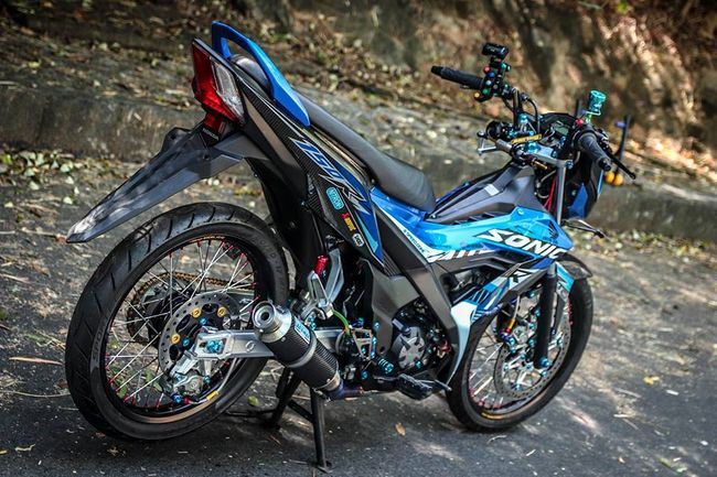 Được cánh mày râu rất quan tâm.