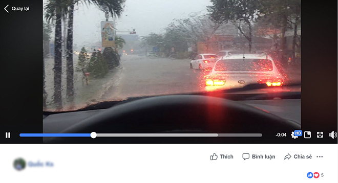 Dân mạng Đà Nẵng đua nhau đăng ảnh “phố biến thành sông” - 6