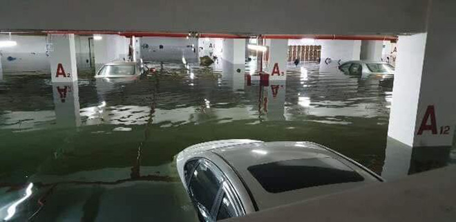 Dân mạng Đà Nẵng đua nhau đăng ảnh “phố biến thành sông” - 9