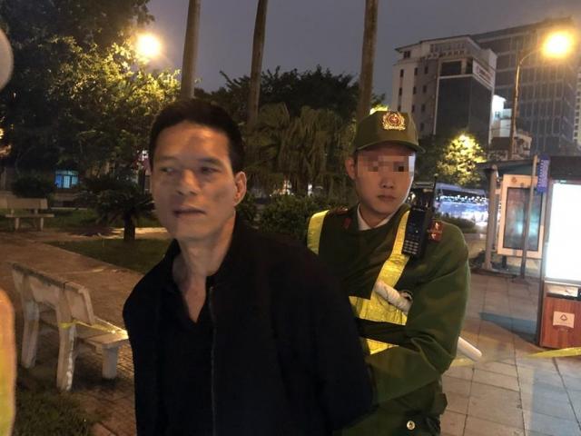 Pháp luật - Găm “đá cháy” trong bao thuốc, người đàn ông xin đi “tìm mẹ” khi gặp 141