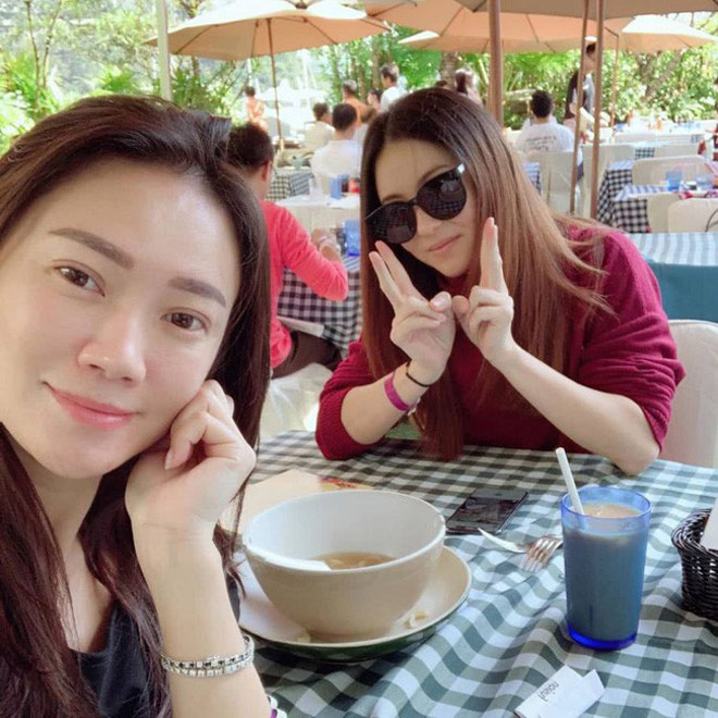 Trương Bá Chi xuất hiện giữa tin đồn sinh con cho bạn của bố chồng cũ - 5