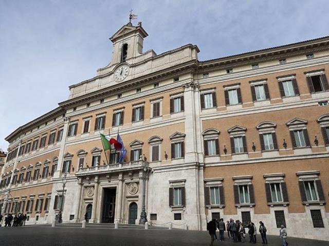 Thế giới - Hai nghị sĩ Ý bị ghi hình quan hệ ngay tại toilet tòa nhà quốc hội