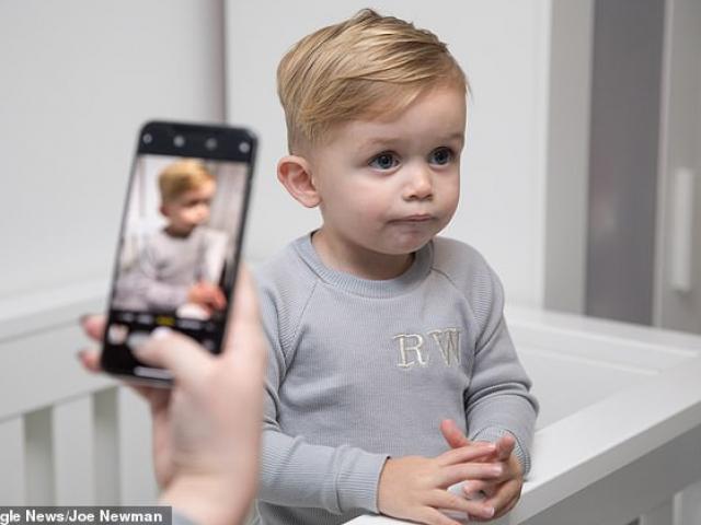 Bạn trẻ - Cuộc sống - Đây là cách cậu bé 1 tuổi giúp bố mẹ kiếm được rất nhiều tiền