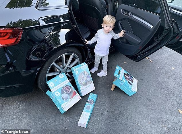 Đây là cách cậu bé 1 tuổi giúp bố mẹ kiếm được rất nhiều tiền - 6