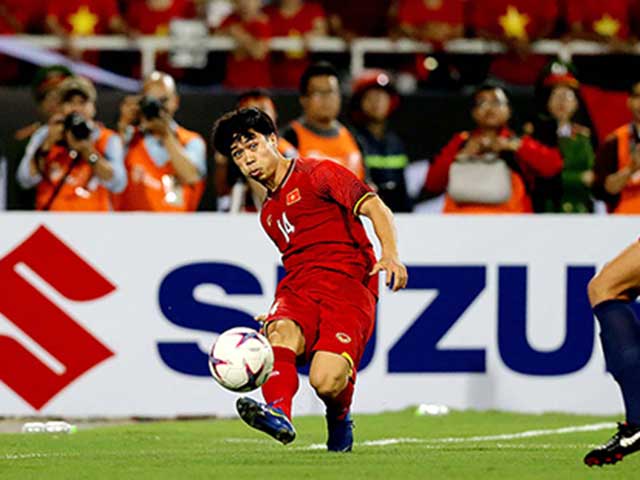 Việt Nam đấu Malaysia chung kết: Công Phượng nói gì về ”chảo lửa” Bukit Jalil?