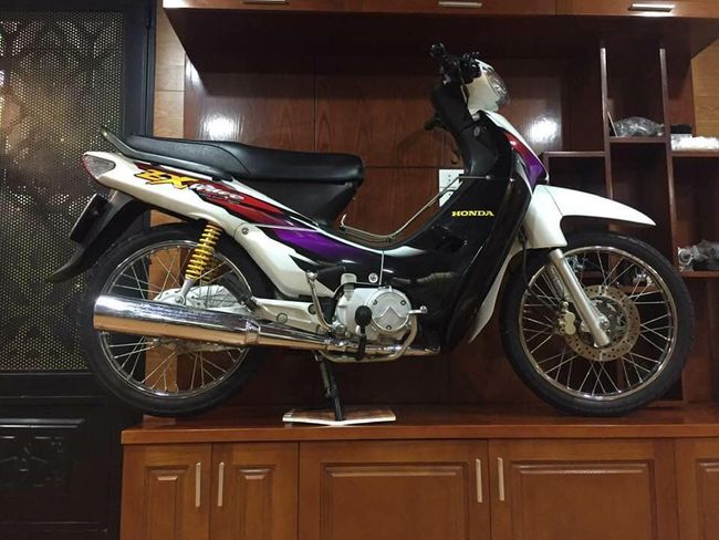Một chiếc xe Wave khác của Honda.