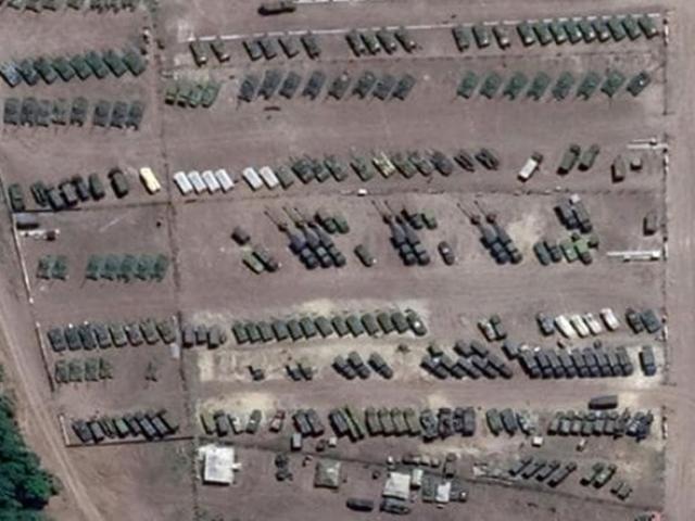 Thế giới - Ảnh vệ tinh: Nga đưa khí tài đến biên giới với Ukraine