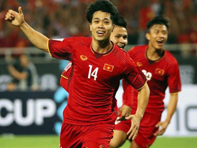 Bạn trẻ - Cuộc sống - Dũng mãnh trên sân cỏ nhưng ngoài đời Công Phượng lại “cute lạc lối”