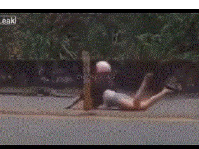 Thế giới xe - Xót xa xem pha tiếp đất có 1 không 2 của "nữ quái xế"