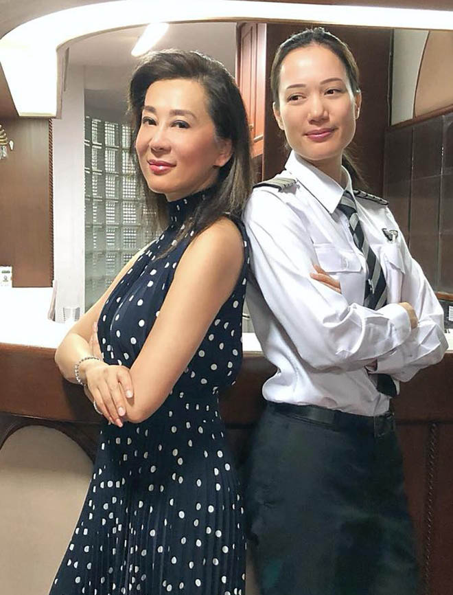 Gia thế khủng của nữ phi công xinh đẹp là Hoa hậu Hoàn vũ Thái Lan - 3
