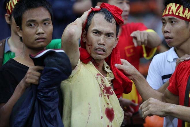 AFF Cup: Nhóm người Malaysia đánh CĐV Việt đến đổ máu năm 2014 là ai? - 1