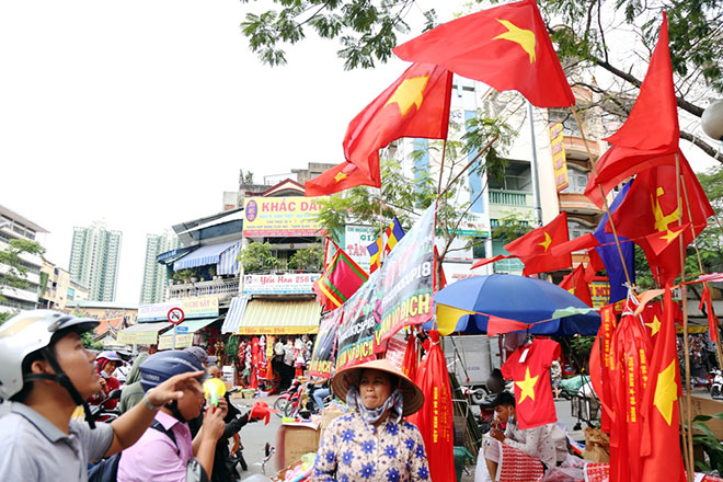 Trước giờ G chung kết AFF Cup: “Cúp vàng” xuất hiện giữa Sài Gòn - 3