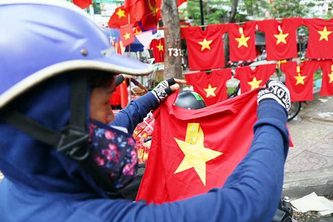 Trước giờ G chung kết AFF Cup: “Cúp vàng” xuất hiện giữa Sài Gòn - 5