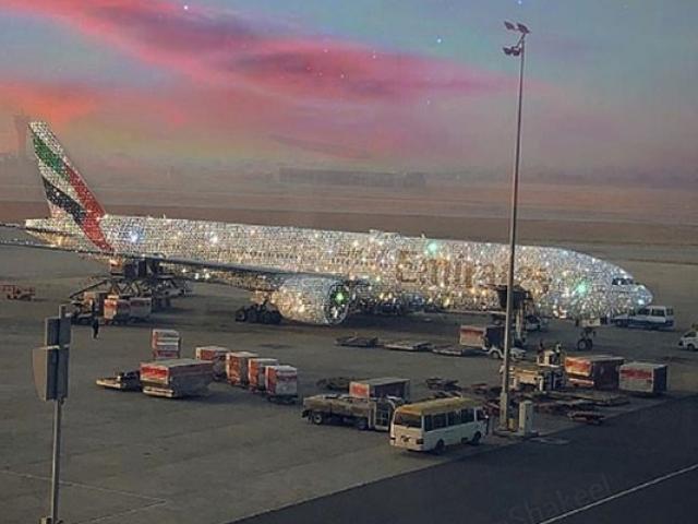 Phi thường - kỳ quặc - Sự thật đằng sau chiếc Boeing 777 dát kim cương