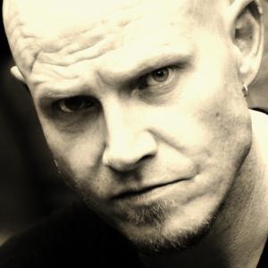 Sốc với nam diễn viên tự chặt cánh tay, giả thương binh để được đóng phim - 1