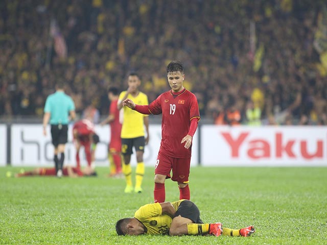 Chung kết AFF Cup Việt Nam có mấy cầu thủ dính thẻ, có ai bị treo giò?