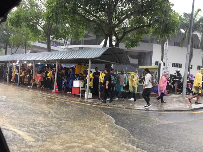 Chung kết AFF Malaysia - Việt Nam: Mưa quá to âu lo trước giờ đá ở Bukit Jalil - 9