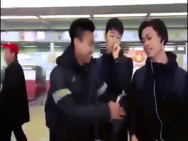 Dũng mãnh trên sân cỏ nhưng ngoài đời Công Phượng lại “cute lạc lối” - 3