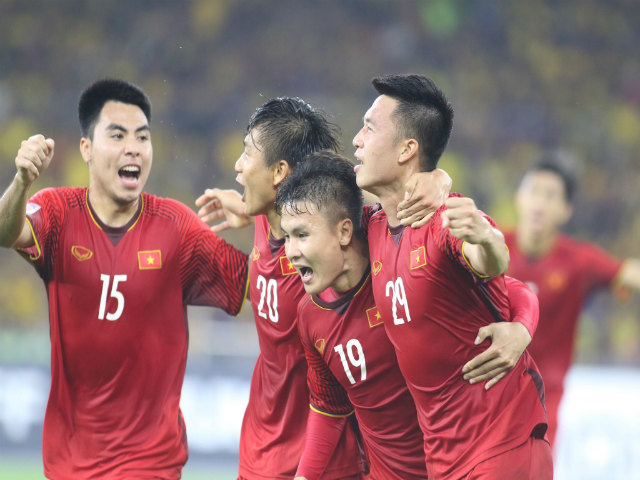 Triệu fan ngã ngửa với HLV Park Hang Seo vì cặp ”bài tẩy” phá lưới Malaysia