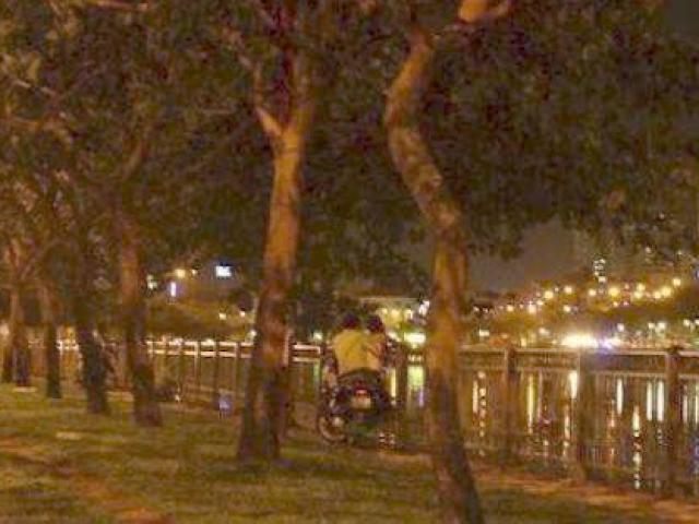 Pháp luật - Tâm sự với bạn gái lúc rạng sáng bên bờ sông, thanh niên nhận kết đắng      