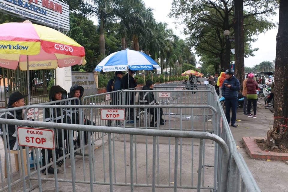 Cảnh sát dựng “thành lũy đặc biệt”, đội mưa rét bảo vệ trụ sở VFF - 5