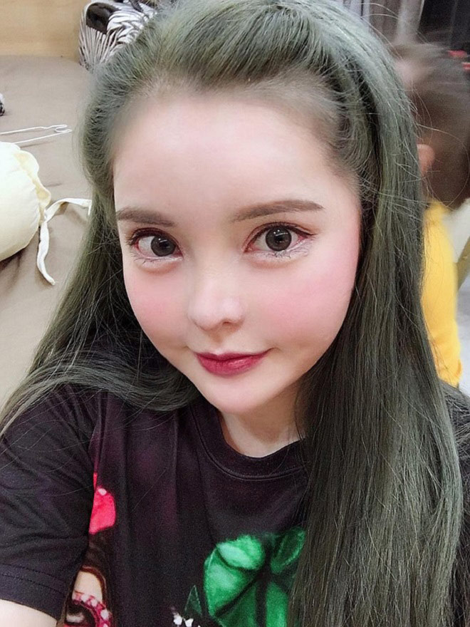 3 "búp bê di động" nghiện phẫu thuật thẩm mỹ nhất giới hot girl Việt - 5