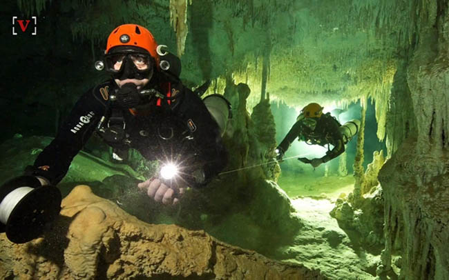 Khám phá hang động dưới nước lớn nhất thế giới - 2