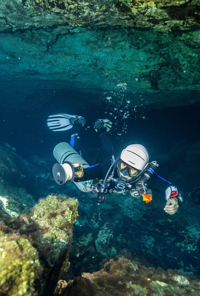 Khám phá hang động dưới nước lớn nhất thế giới - 4
