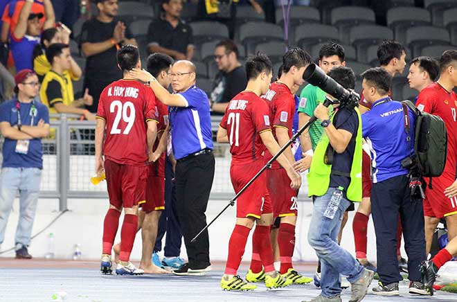 ĐT Việt Nam làm Malaysia hoảng hốt: Thầy Park bình thản, Tan Cheng Hoe nóng nảy - 13