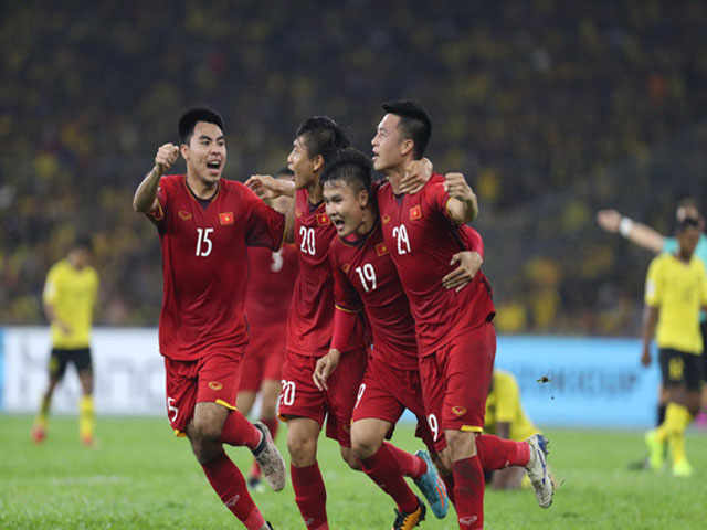 Bóng đá - NÓI THẲNG: Đừng tặng "độc dược" cho tuyển Việt Nam