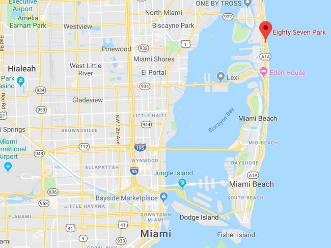 Tòa nhà Công Viên 87 nằm tại Bãi Biển Phía Bắc, cách khoảng 1 giờ lái xe từ đông bắc Miami.