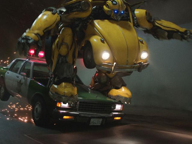 Phim - Bom tấn Giáng sinh "Bumblebee" bất ngờ được giới phê bình khen ngợi