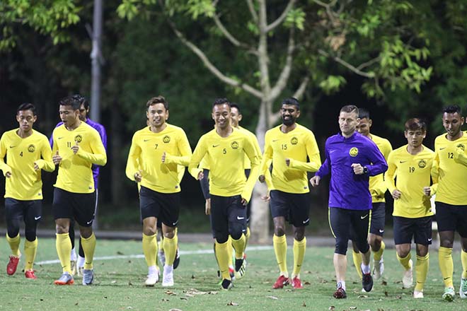Malaysia tập đấu ĐT Việt Nam: &#34;Phù thủy&#34; Tan Cheng Hoe luyện bài gì? - 2