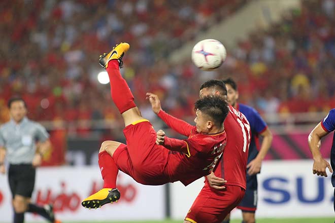 ĐT Việt Nam đấu Malaysia: Quang Hải & cuộc đua Cầu thủ xuất sắc nhất châu Á - 1