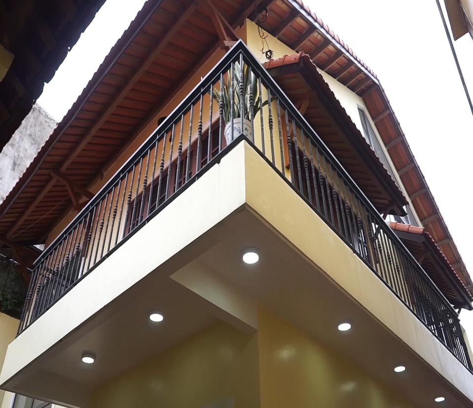 Biệt thự 21 tỷ phong cách cung đình Huế lần đầu được Long Nhật hé lộ - 1