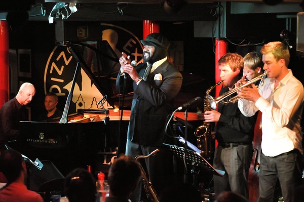 Cha đẻ PizzaExpress qua đời ở tuổi 89 - 3