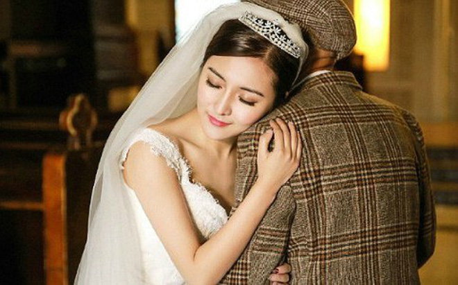 Bị bỏ rơi khi có thai, cô gái "ôm bụng" cưới bố người yêu - 1