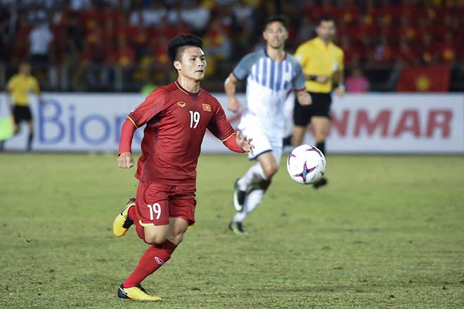 SAO tỏa sáng Việt Nam - Malaysia: Quang Hải đọ &#34;Vua&#34; siêu phẩm Safawi Rasid - 1