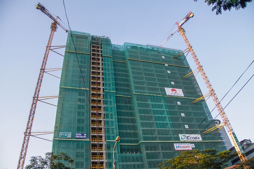 Hàng loạt cao ốc "đu bám" 2 bên đường vành đai nghìn tỷ - 13