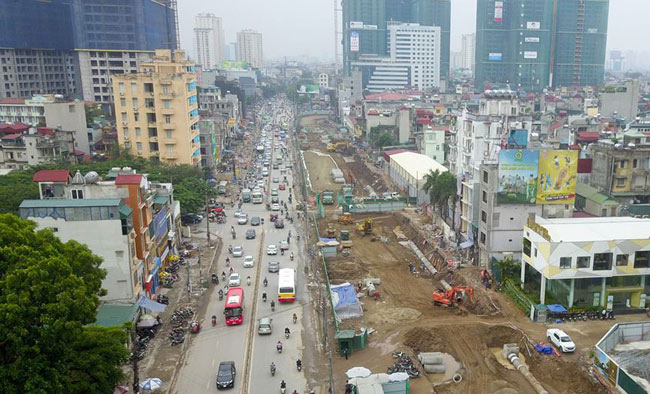 Hàng loạt cao ốc "đu bám" 2 bên đường vành đai nghìn tỷ - 2