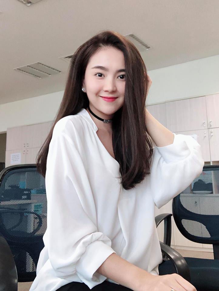 Công Phượng, Quang Hải cũng phải choáng với những mỹ nhân cùng quê này - 2