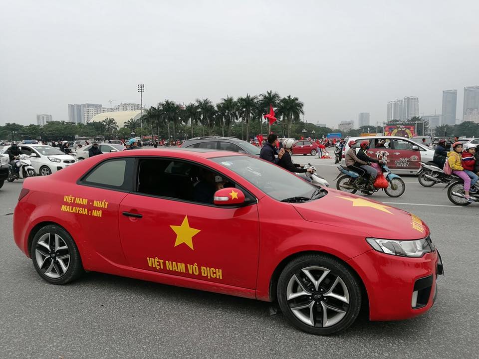 Những &#34;siêu xe&#34; độc cổ vũ tuyển Việt Nam đánh bại Malaysia - 5