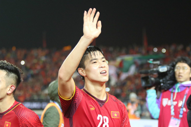 Người hùng Việt Nam vô địch AFF Cup: Thầy Park và học trò tri ân người hâm mộ - 4