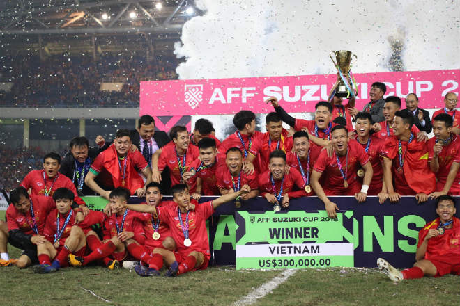 Người hùng Việt Nam vô địch AFF Cup: Thầy Park và học trò tri ân người hâm mộ - 1