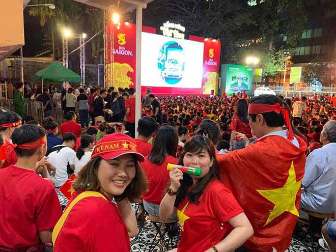 Thầy Park và học trò vỡ òa đăng quang: Đại tiệc mừng ĐT Việt Nam vô địch - 2