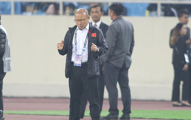 Họp báo tân vương AFF Cup: &#34;Phù thủy&#34; Malaysia ca tụng tuyển Việt Nam - 3