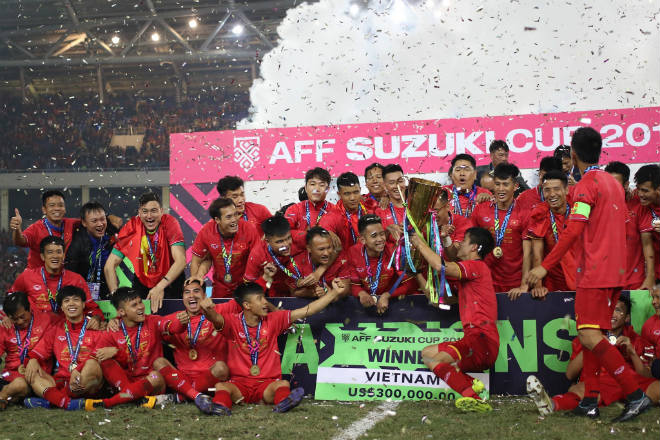 ĐT Việt Nam nâng cúp AFF Cup: Cột mốc lịch sử, thỏa nguyện 10 năm - 6