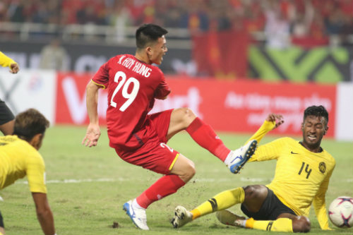 Chi tiết Việt Nam - Malaysia: Thẻ đỏ & phút đăng quang lịch sử (KT) - 7