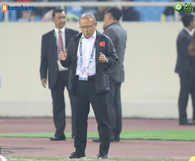 Thầy Park bật khóc trong niềm vui tột độ ĐT Việt Nam xưng vương AFF Cup - 1